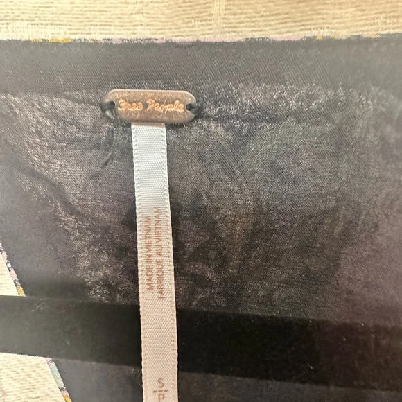 Free People Sz S Mabel Floral Printed Boho Ruched Tie Front Smocked Back Top - Picture 5 of 7